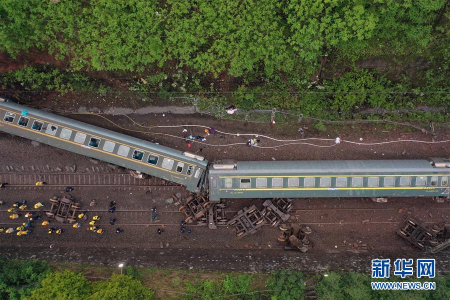 （圖文互動）（1）列車為何沒能及時(shí)停??？——京廣線T179次列車脫軌事件追蹤