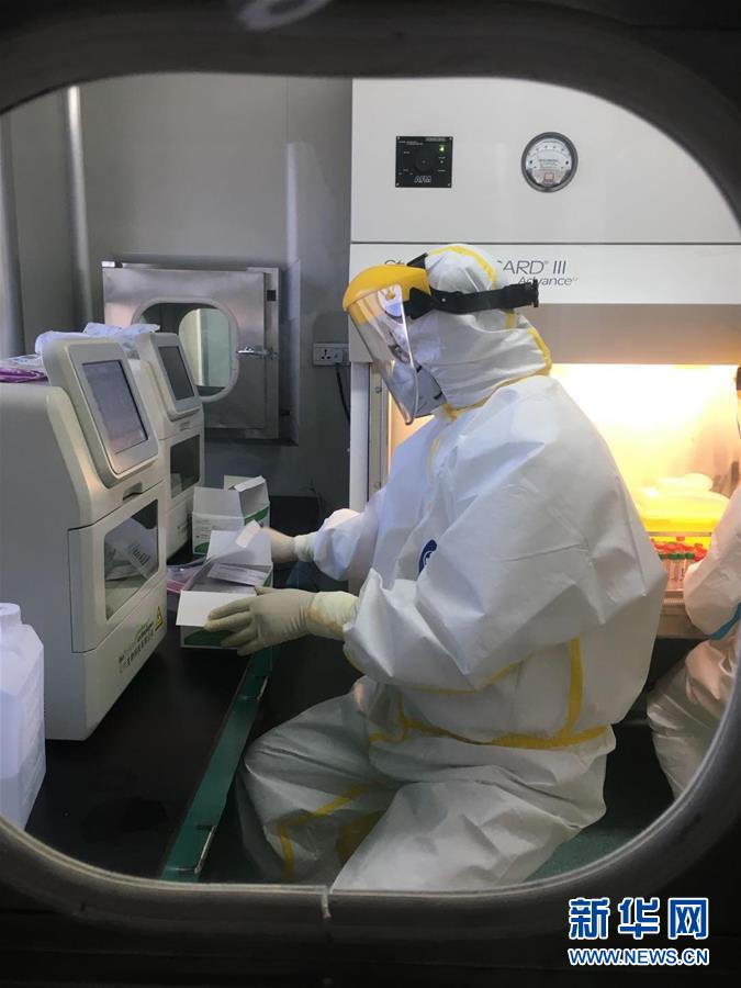 （一線抗疫群英譜&middot;圖文互動(dòng)）（2）山西檢測(cè)員伉儷：疫情不退，決不放松