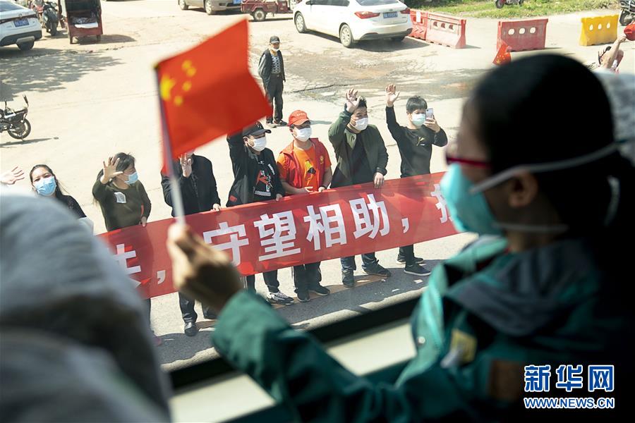 （聚焦疫情防控·圖文互動(dòng)）（1）分秒必爭！一切為了治病救人——中國抗疫生命至上的生動(dòng)實(shí)踐