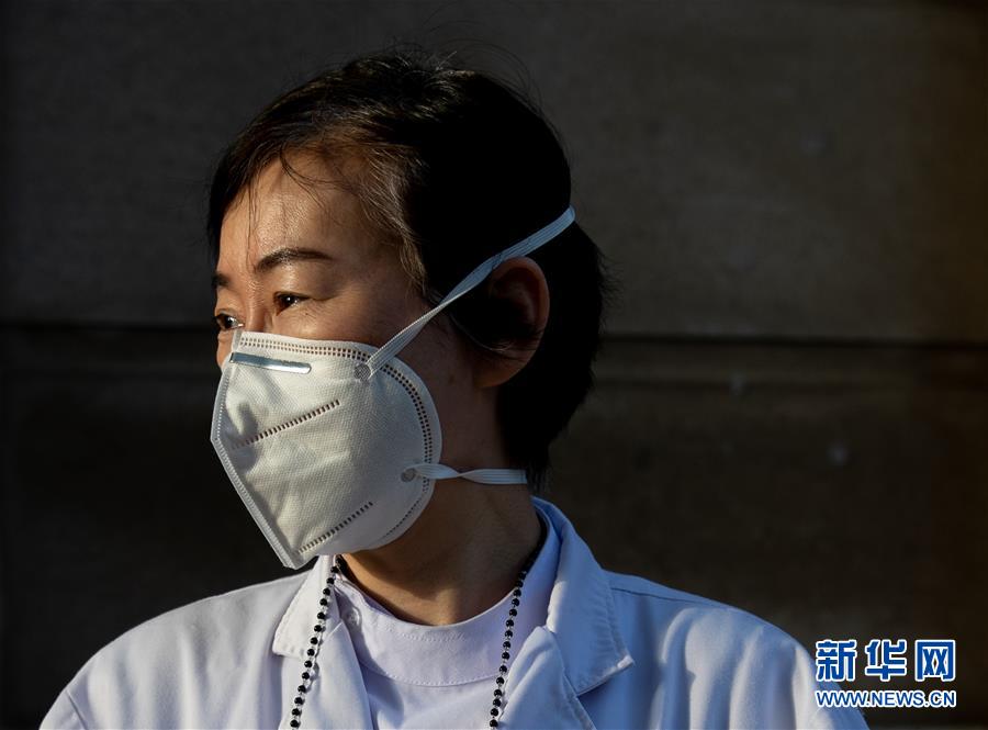 （聚焦疫情防控·圖文互動(dòng)）（15）分秒必爭！一切為了治病救人——中國抗疫生命至上的生動(dòng)實(shí)踐