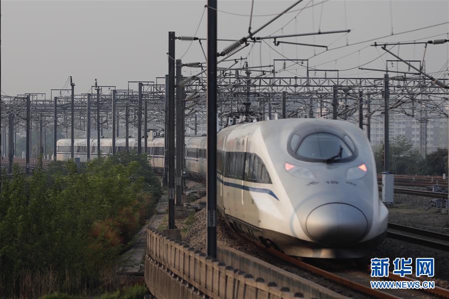 （新華全媒頭條·圖文互動）（1）這個春天，追尋奮斗者的腳步——寫在2020年“五一”國際勞動節(jié)到來之際
