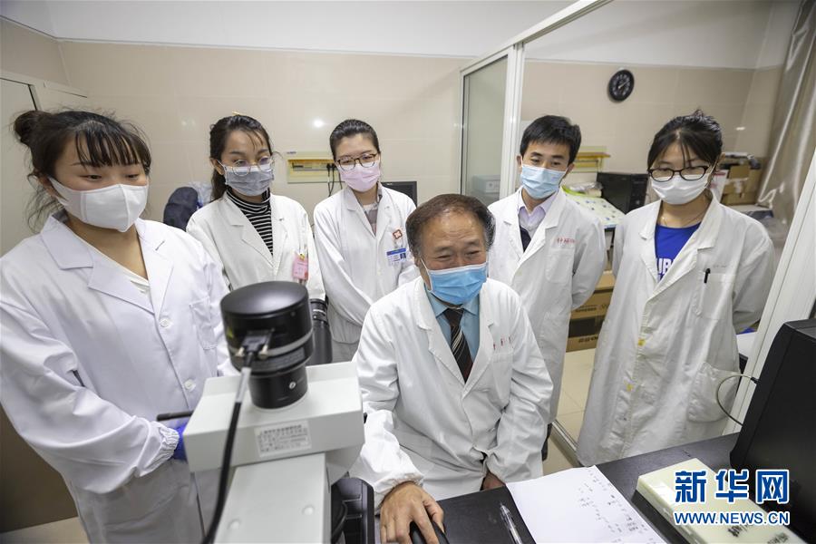 （代表委員履職·圖文互動）（1）“履職與行醫(yī)，都要精益求精”——全國政協(xié)委員吳煥淦履職記