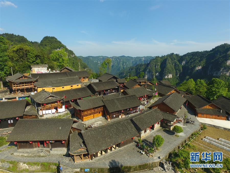 （新華全媒頭條·圖文互動）（6）初夏，循著總書記的腳步探訪產(chǎn)業(yè)扶貧新事