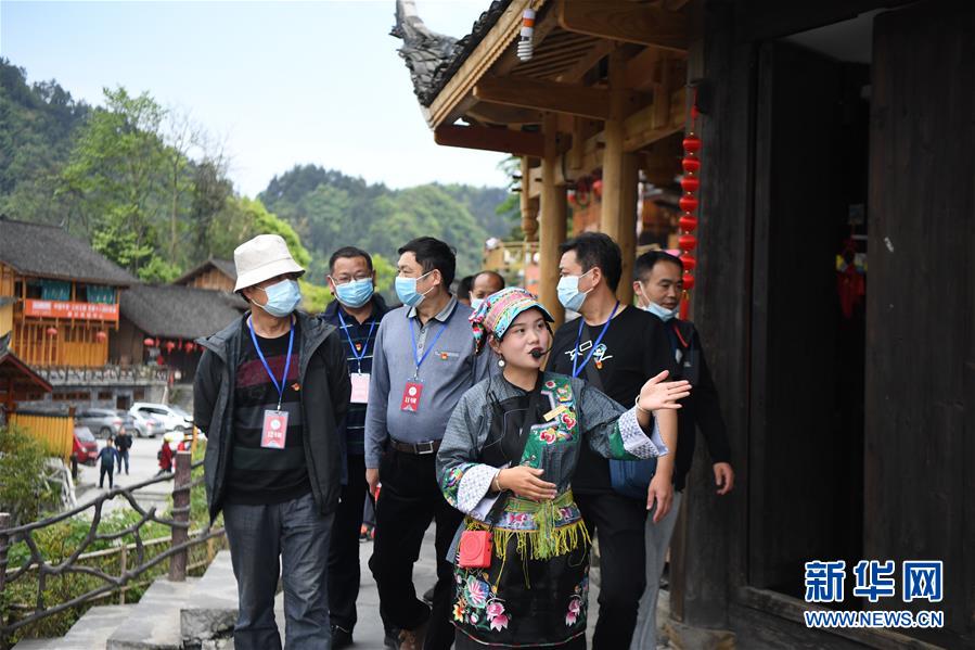 （新華全媒頭條·圖文互動）（8）初夏，循著總書記的腳步探訪產(chǎn)業(yè)扶貧新事