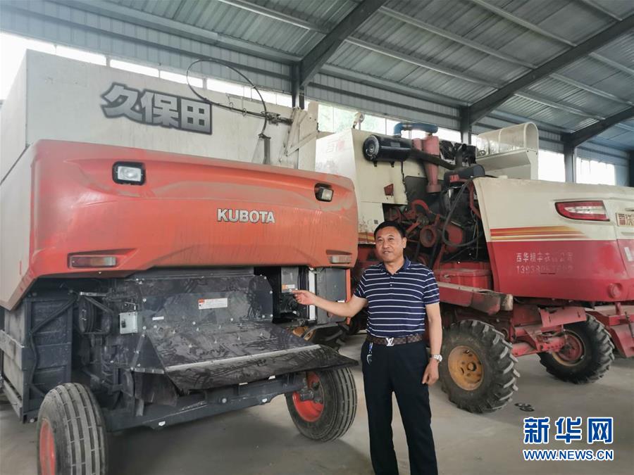（在習(xí)近平新時代中國特色社會主義思想指引下——新時代新作為新篇章·習(xí)近平總書記關(guān)切事·圖文互動）（2）新農(nóng)事、新希望——夏收前田間新動態(tài)掃描