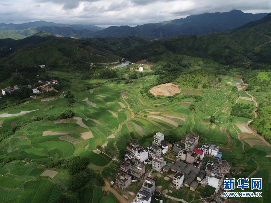（在習(xí)近平新時(shí)代中國特色社會(huì)主義思想指引下——新時(shí)代新作為新篇章·習(xí)近平總書記關(guān)切事·圖文互動(dòng)）（4）新生活、新盼頭——脫貧攻堅(jiān)新形勢(shì)速覽