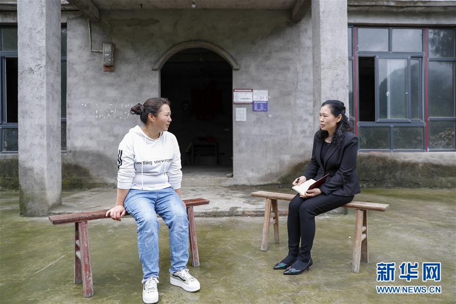 （兩會人物·圖文互動）（4）帶娃、賺錢兩不誤——一位農(nóng)民工代表眼中的脫貧新工作
