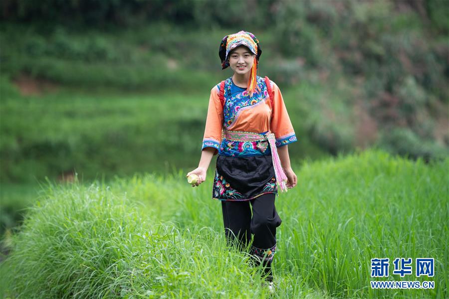 （新華全媒頭條·走向我們的小康生活·圖文互動）（4）那山，那人，那苗寨——十八洞村三代人的奮斗史