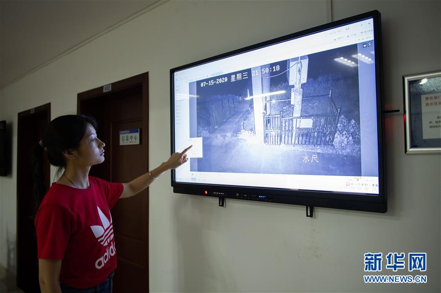 （防汛抗洪·圖文互動(dòng)）（5）在大堤上成長(zhǎng)，為人民守護(hù)——洪水中的青年“生力軍”