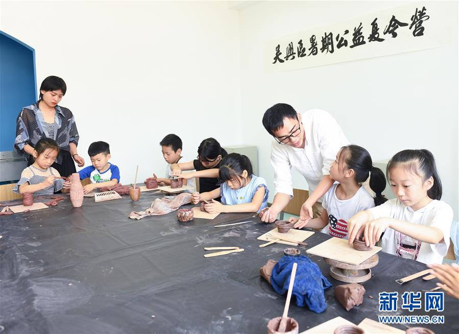 （新華全媒頭條·圖文互動）（4）“美麗的中國夢屬于你們”——以習近平同志為核心的黨中央關(guān)心少年兒童工作紀實