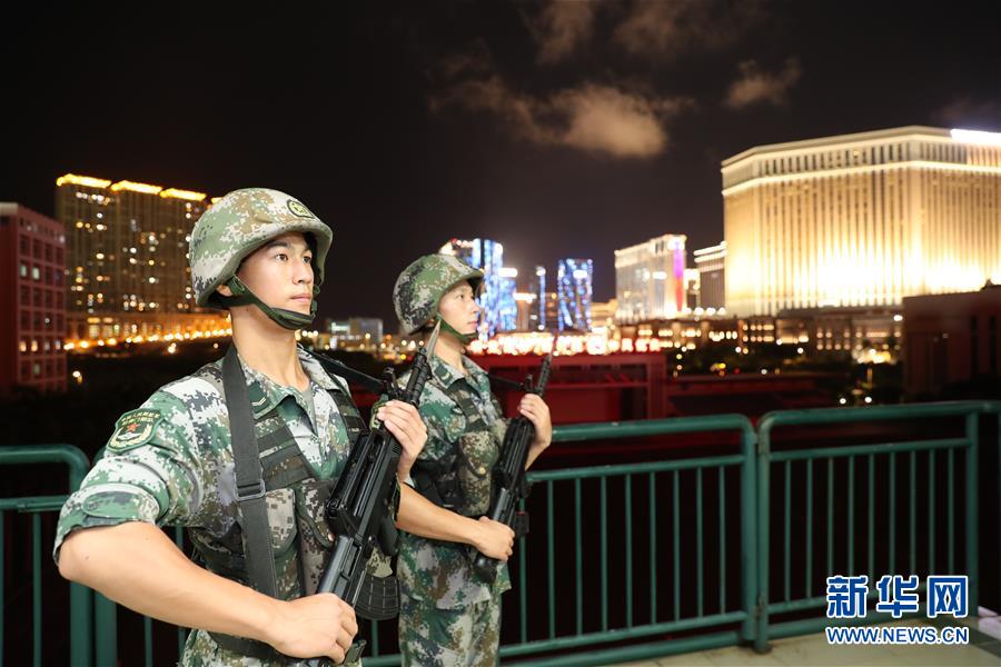 （在習(xí)近平強(qiáng)軍思想指引下·我們?cè)趹?zhàn)位報(bào)告·圖文互動(dòng)）（1）駐澳門部隊(duì)：濠江之畔，最可愛的人