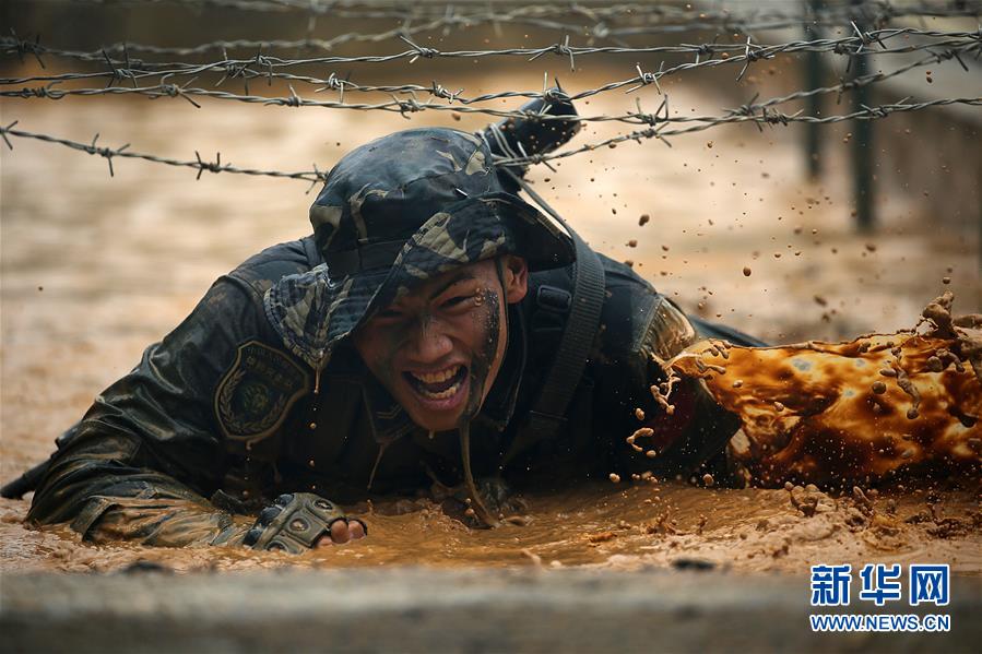 （在習(xí)近平強(qiáng)軍思想指引下·我們?cè)趹?zhàn)位報(bào)告·圖文互動(dòng)）（2）駐澳門部隊(duì)：濠江之畔，最可愛的人