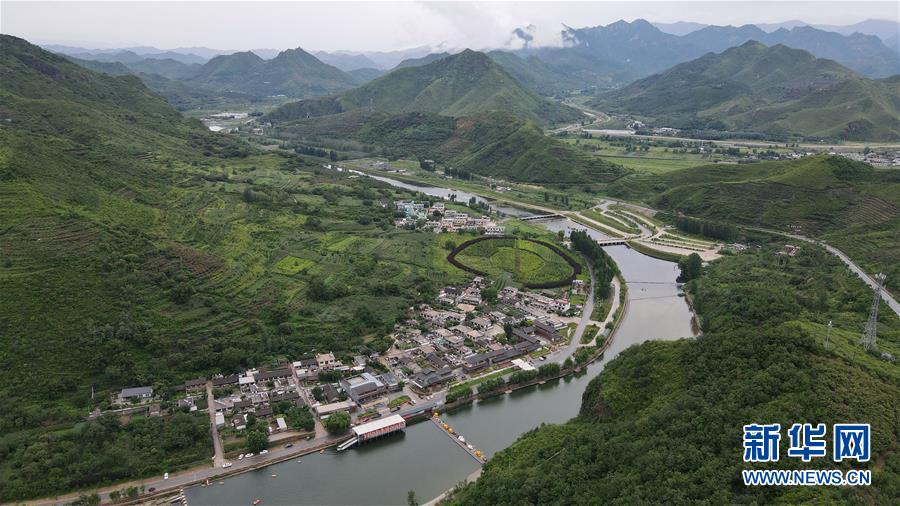 （新華全媒頭條·走向我們的小康生活·圖文互動）（5）長城腳下，小康村串成“珍珠鏈”