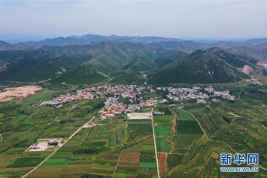 （新華全媒頭條·走向我們的小康生活·圖文互動）（13）長城腳下，小康村串成“珍珠鏈”