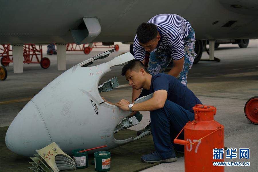 （在習(xí)近平強(qiáng)軍思想指引下·我們?cè)趹?zhàn)位報(bào)告·圖文互動(dòng)）（5）偵天探海 狩獵?？?mdash;—南部戰(zhàn)區(qū)海軍航空兵某師加速轉(zhuǎn)型提升新質(zhì)戰(zhàn)斗力記事