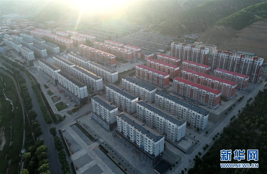 （習(xí)近平的小康故事·圖文互動）（1）“我很期盼的一件事，就是讓鄉(xiāng)親們飽餐一頓肉”——習(xí)近平和脫貧攻堅的故事