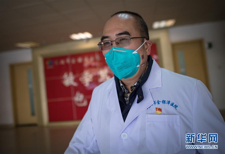 （抗疫先進(jìn)事跡·圖文互動(dòng)）（3）張定宇：疫情“暴風(fēng)眼”里，“漸凍”之軀與時(shí)間賽跑