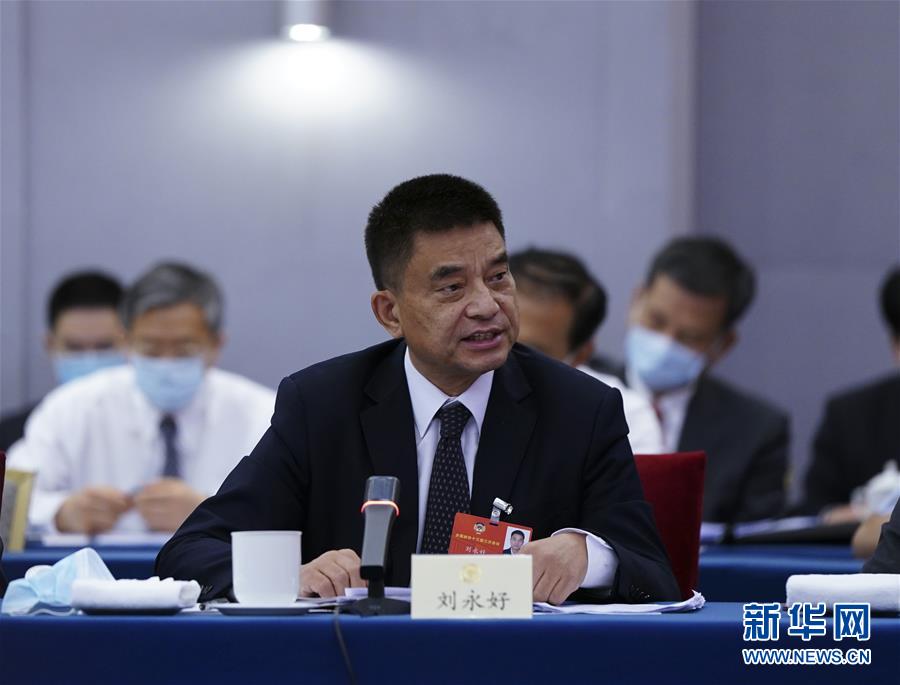 （新華全媒頭條·圖文互動）（10）從人民中汲取磅礴力量——習近平總書記同出席2020年全國兩會人大代表、政協(xié)委員共商國是紀實