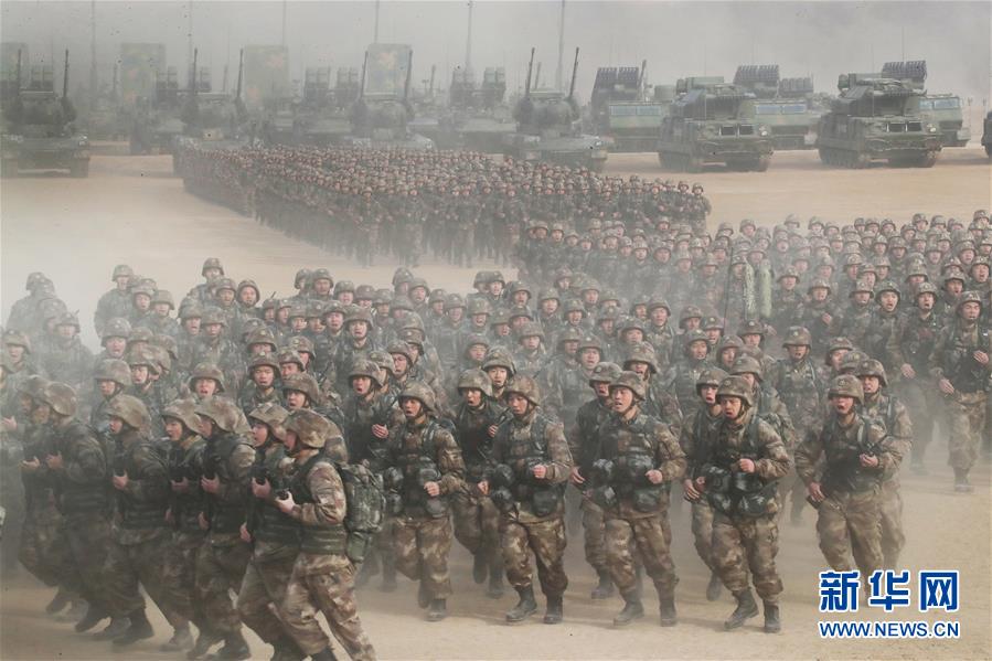 （新華全媒頭條·圖文互動）（4）沿著中國特色強軍之路闊步前進——黨中央、中央軍委領(lǐng)導(dǎo)推進國防和軍隊建設(shè)70年紀(jì)實