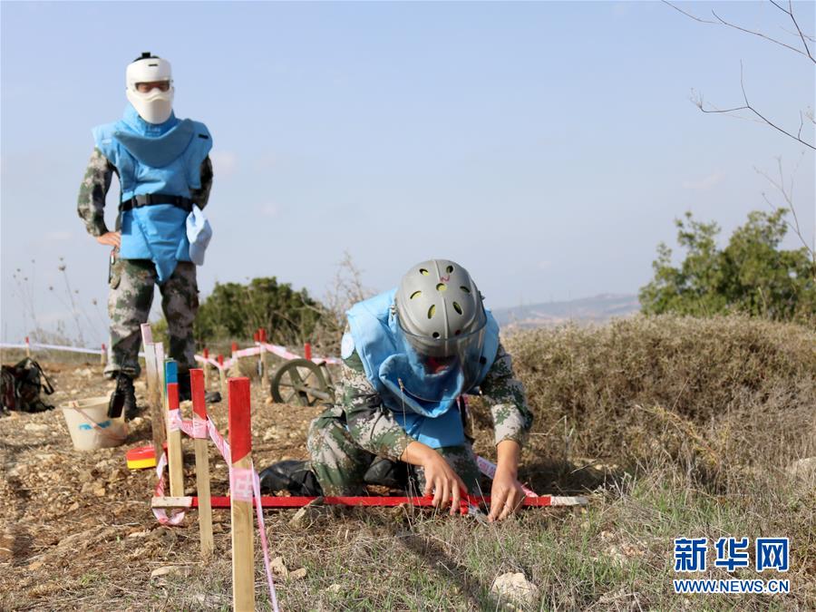 （新華全媒頭條·圖文互動）（12）沿著中國特色強軍之路闊步前進——黨中央、中央軍委領(lǐng)導(dǎo)推進國防和軍隊建設(shè)70年紀(jì)實