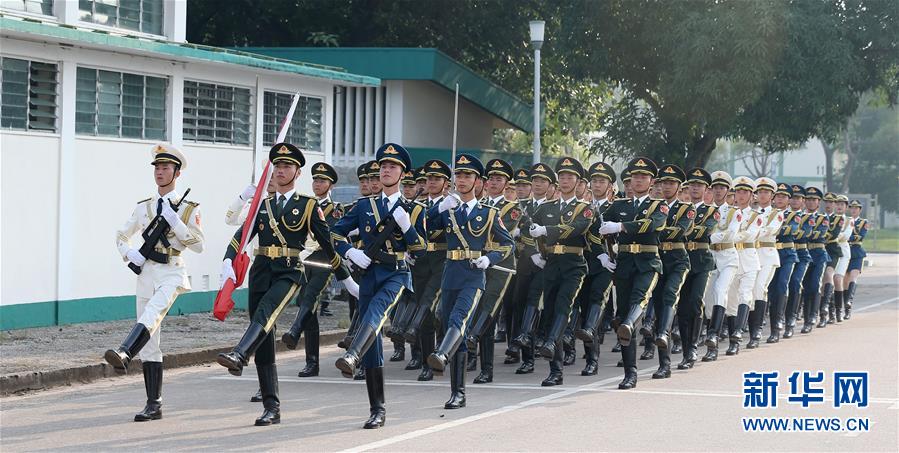 （圖文互動）（5）“我和我的祖國，一刻也不能分割”——解放軍駐香港部隊(duì)與市民共同慶祝國慶70周年見聞
