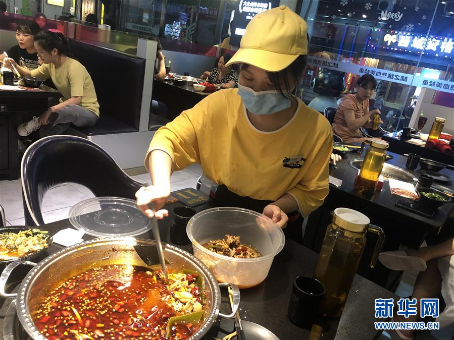（在習近平新時代中國特色社會主義思想指引下——新時代新作為新篇章·習近平總書記關(guān)切事·圖文互動）（1）珍惜盤中餐，狠剎浪費風——各地積極行動堅決制止餐飲浪費
