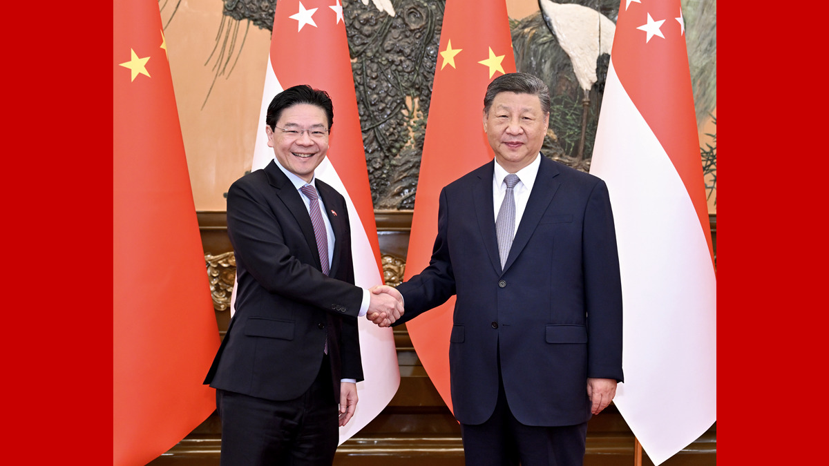 習(xí)近平會(huì)見新加坡總理黃循財(cái)