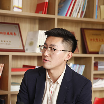 【青春的故事】“鋼鐵人”是怎樣煉成的？