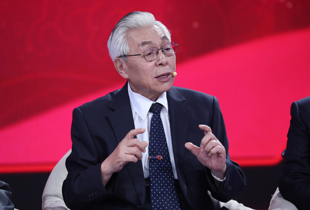 月亮離地球最近，是到達各個遙遠天體的一個‘轉(zhuǎn)運站’。