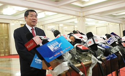 何立峰：2016年實現(xiàn)了穩(wěn)增長、穩(wěn)就業(yè)