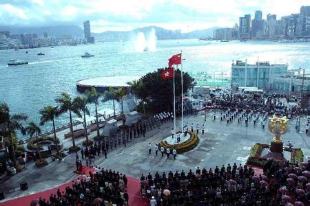 今年7月1日香港將迎來回歸祖國20周年，這是一件大事、盛事