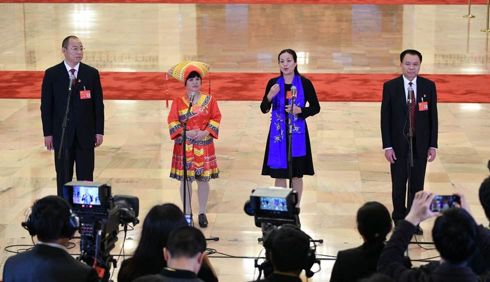 蔡松濤、杜麗群、楊小玲、賈立群接受采訪