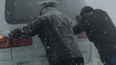 “冰雕”交警找到了！致敬戰(zhàn)斗在抗風(fēng)雪一線的交警