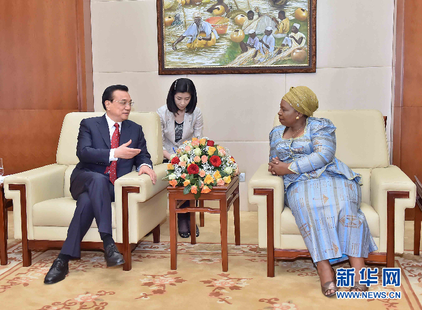 5月5日，中國國務(wù)院總理李克強在亞的斯亞貝巴非洲聯(lián)盟總部會見非盟委員會主席祖馬。 新華社記者李濤攝