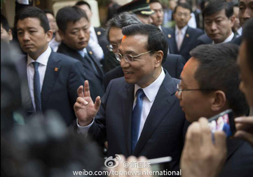 李克強：在非中企了解當?shù)匚幕拍茉「?。圖片來源：“新國際”微博。
