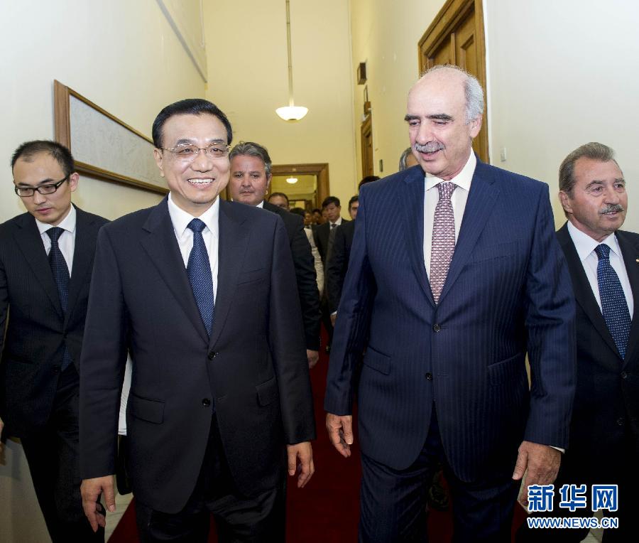 6月19日，國務(wù)院總理李克強(qiáng)在希臘議會大廈會見希臘議長米馬拉基斯。新華社記者 王曄 攝