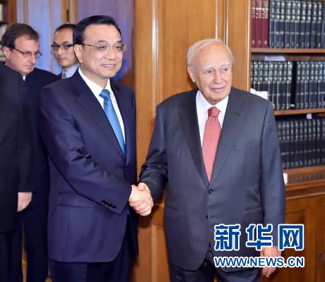 6月20日，國(guó)務(wù)院總理李克強(qiáng)在雅典總統(tǒng)府會(huì)見希臘總統(tǒng)帕普利亞斯。 新華社記者 李濤 攝