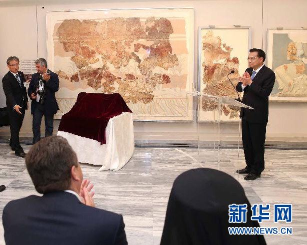 6月21日，國務院總理李克強與希臘總理薩馬拉斯共同出席希臘伊拉克利翁博物館新館開館儀式并發(fā)表講話。 新華社記者 龐興雷 攝 