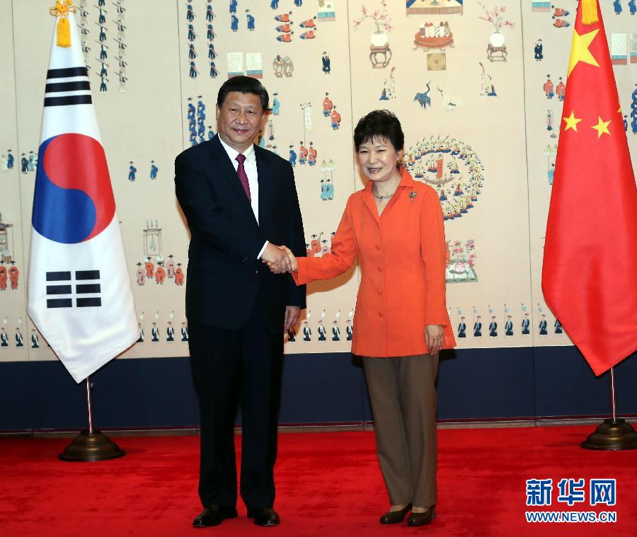 7月3日，國家主席習(xí)近平在首爾同韓國總統(tǒng)樸槿惠舉行會(huì)談。新華社記者 蘭紅光 攝