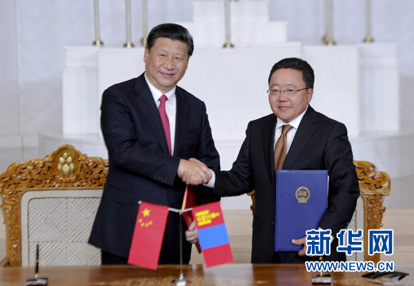 8月21日，國家主席習(xí)近平在烏蘭巴托同蒙古國總統(tǒng)額勒貝格道爾吉舉行會談。會談后，兩國元首共同簽署并發(fā)表《中華人民共和國和蒙古國關(guān)于建立和發(fā)展全面戰(zhàn)略伙伴關(guān)系的聯(lián)合宣言》。新華社記者 張鐸 攝