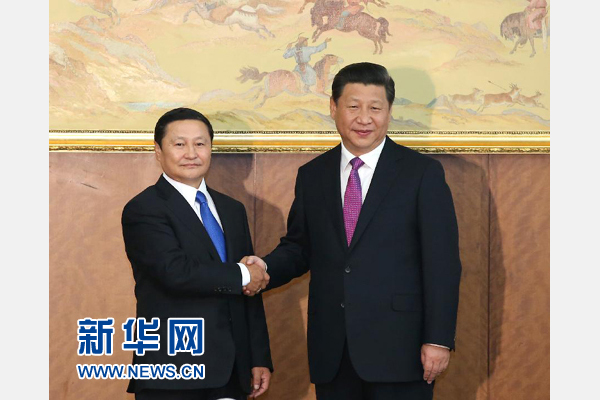 8月22日，國家主席習近平在烏蘭巴托會見蒙古國總理阿勒坦呼亞格。 新華社記者龐興雷攝 
