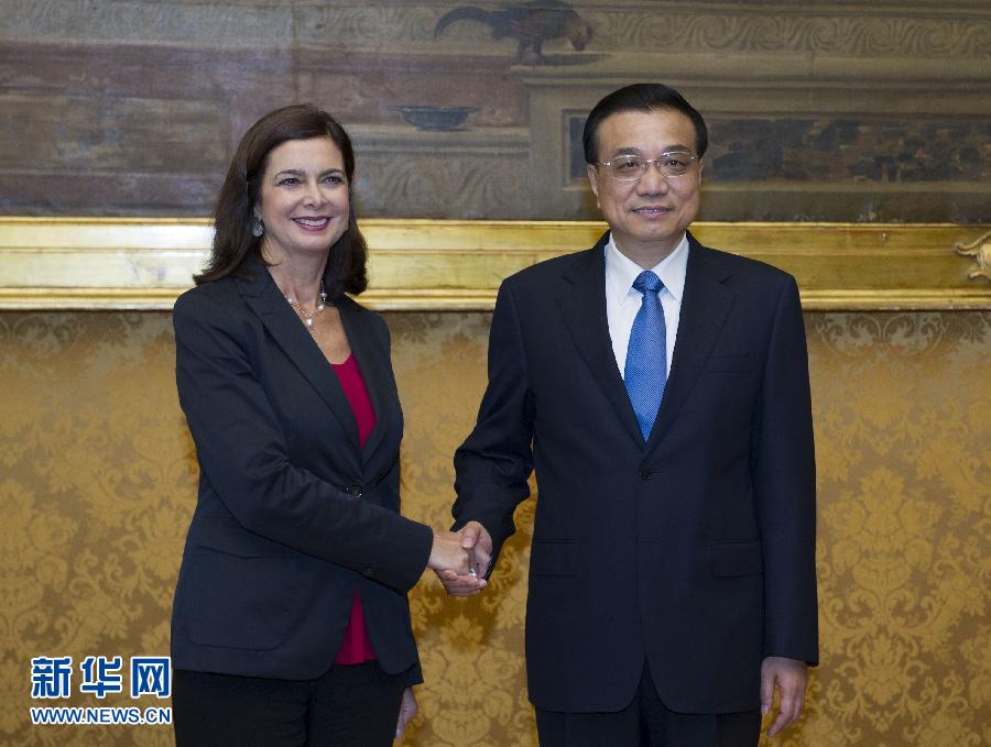 10月15日，中國國務(wù)院總理李克強(qiáng)在羅馬會見意大利眾議長博爾德里尼。 新華社記者王曄攝