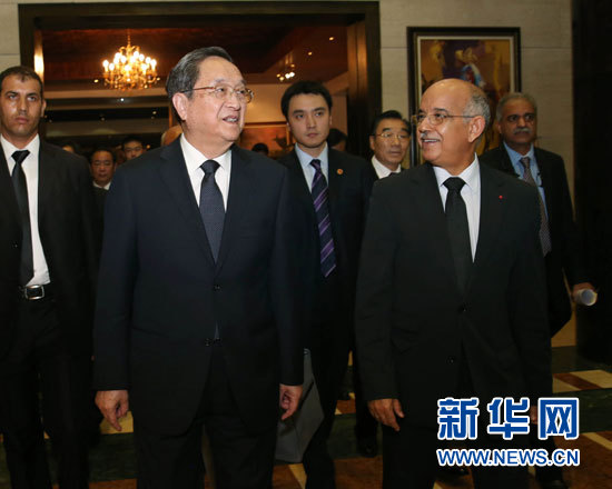 11月3日，全國(guó)政協(xié)主席俞正聲在拉巴特與摩洛哥參議長(zhǎng)比亞迪拉進(jìn)行會(huì)談。 新華社記者 劉衛(wèi)兵 攝