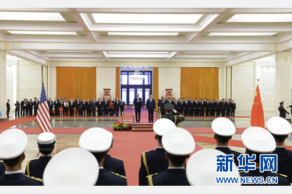 11月12日，國家主席習近平在北京人民大會堂舉行歡迎儀式，歡迎美國總統(tǒng)奧巴馬對中國進行國事訪問。 新華社記者 馬占成 攝
