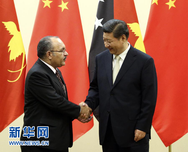 11月22日，國家主席習(xí)近平在斐濟(jì)楠迪會見巴布亞新幾內(nèi)亞總理奧尼爾。 新華社記者姚大偉攝 