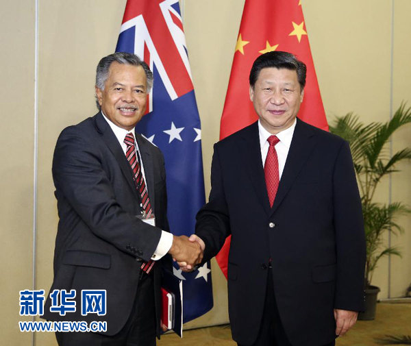 11月22日，國家主席習(xí)近平在斐濟(jì)楠迪會見庫克群島總理普納。新華社記者丁林?jǐn)z 