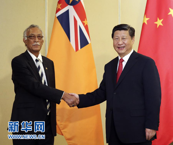 11月22日，國家主席習(xí)近平在斐濟(jì)楠迪會見紐埃總理塔拉吉。新華社記者姚大偉攝 
