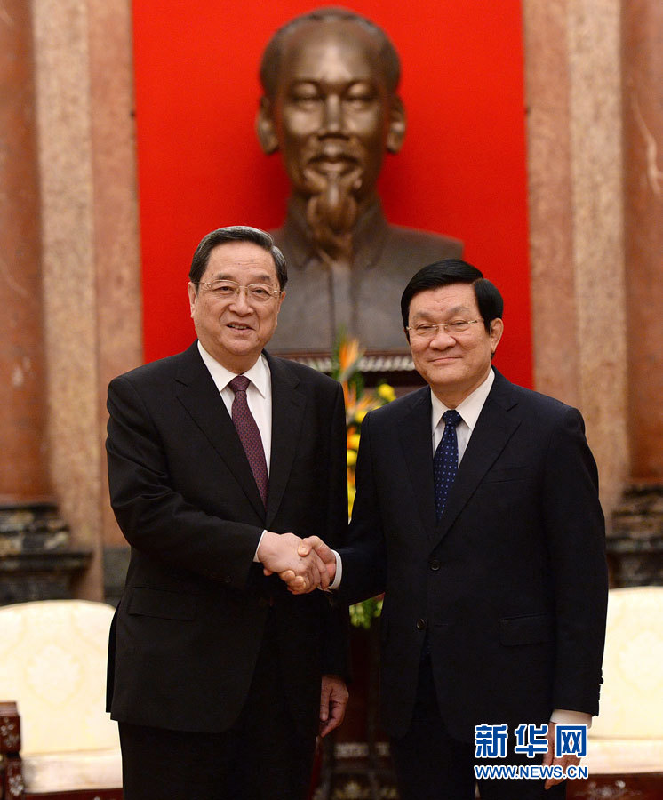 12月25日至27日，中共中央政治局常委、全國政協(xié)主席俞正聲對越南進行正式訪問。這是12月26日，俞正聲在河內會見越南國家主席張晉創(chuàng)。 新華社記者馬占成攝