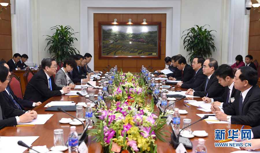 12月25日至27日，中共中央政治局常委、全國政協(xié)主席俞正聲對越南進行正式訪問。這是12月26日，俞正聲在河內與越南祖國陣線主席阮善仁舉行會談。 新華社記者馬占成攝