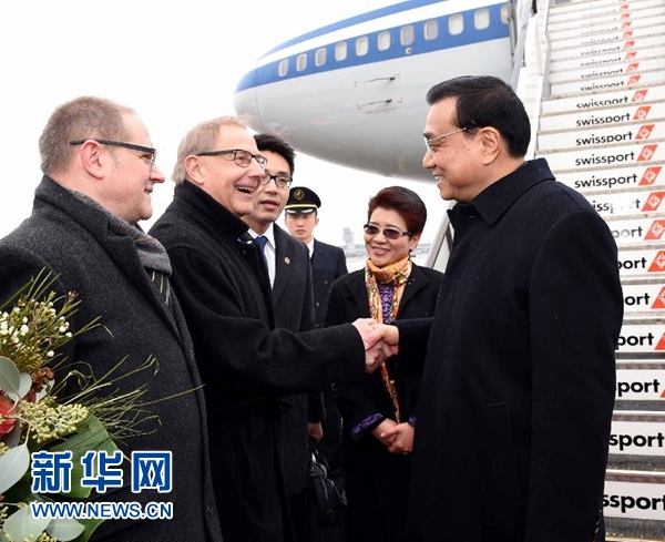 1月20日，中國國務院總理李克強抵達瑞士蘇黎世，出席達沃斯世界經濟論壇年會并對瑞士進行工作訪問。 新華社記者 饒愛民 攝 